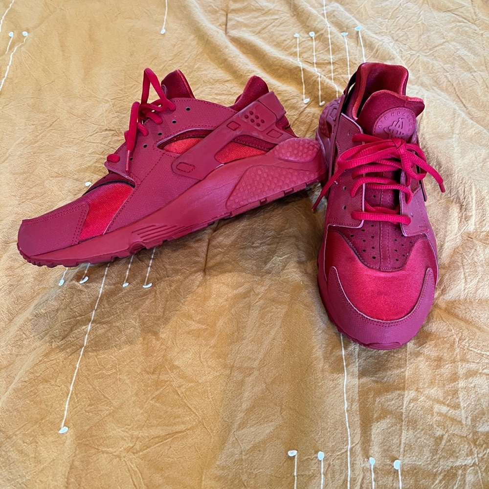 Nike huarache shoe